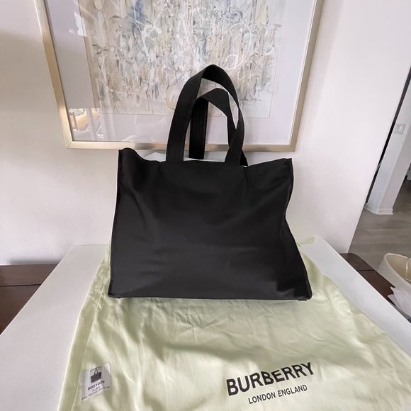 Burberry Black Nylon Signature Trench Tote, Oversized - Picture 3 of 12